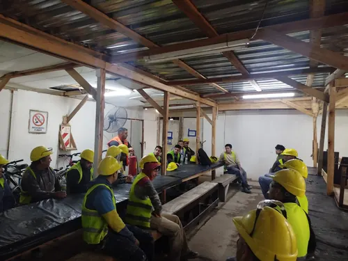 Capacitación de seguridad al personal de obra en el obrador